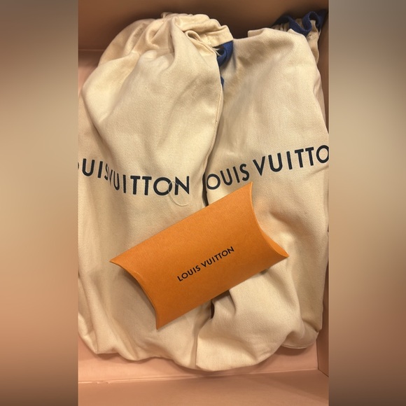 Louis Vuitton timeout sneakers. - Picture 4 of 5